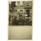 Photo of German officers next to the staff car